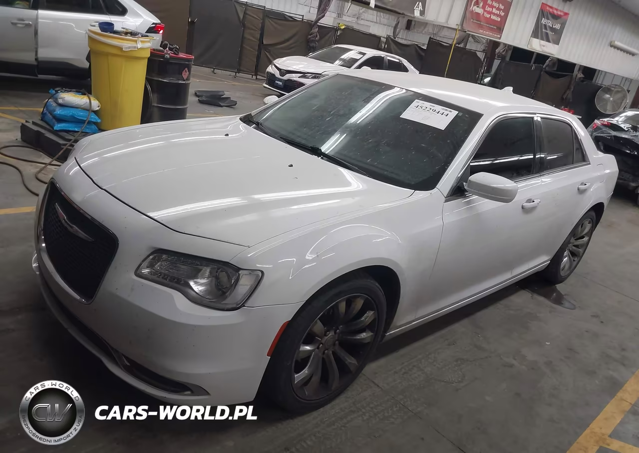 2017 Chrysler 300 Limited VIN:2C3CCAAG3HH663791 - 2