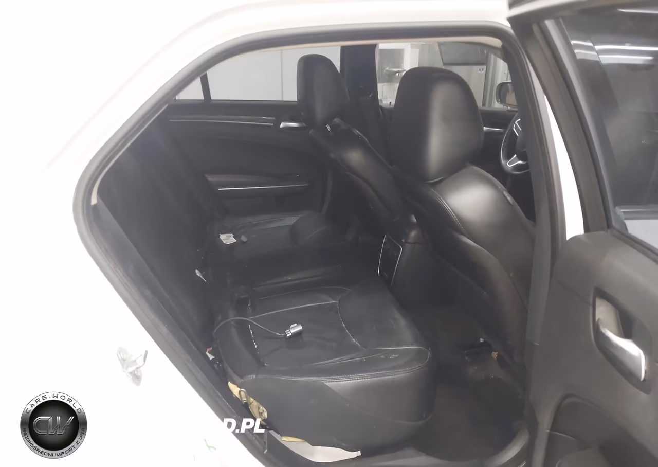 2017 Chrysler 300 Limited VIN:2C3CCAAG3HH663791 - 8