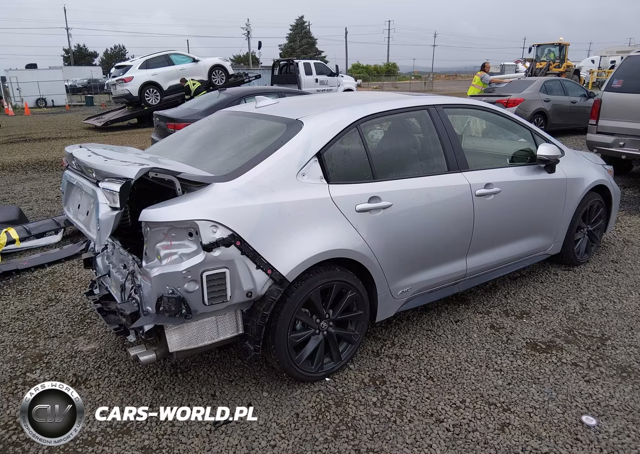 2025 Toyota Corolla Hybrid Se VIN:JTDBDMHE3S3021494 - 4