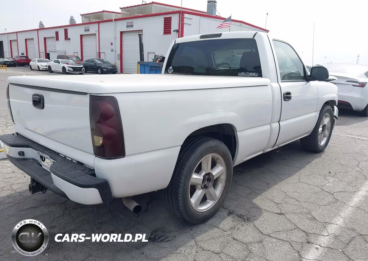 2005 Chevrolet Silverado 1500 Work Truck VIN:1GCEC14V55Z350638 - 4