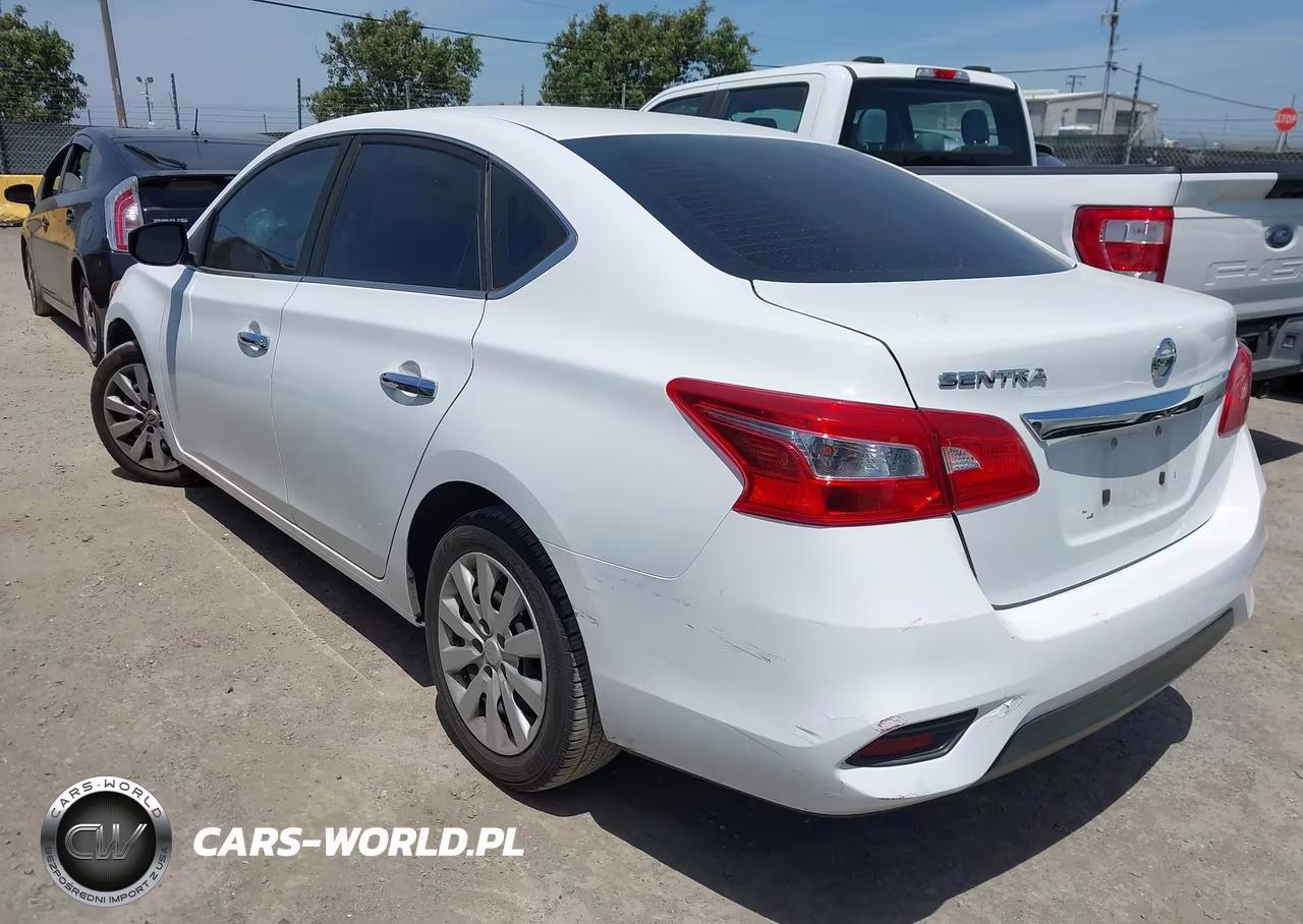 2018 Nissan Sentra S VIN:3N1AB7AP3JY240818 - 3