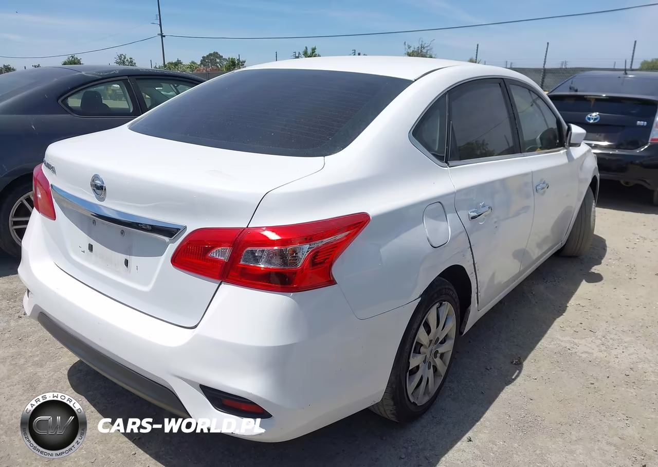 2018 Nissan Sentra S VIN:3N1AB7AP3JY240818 - 4