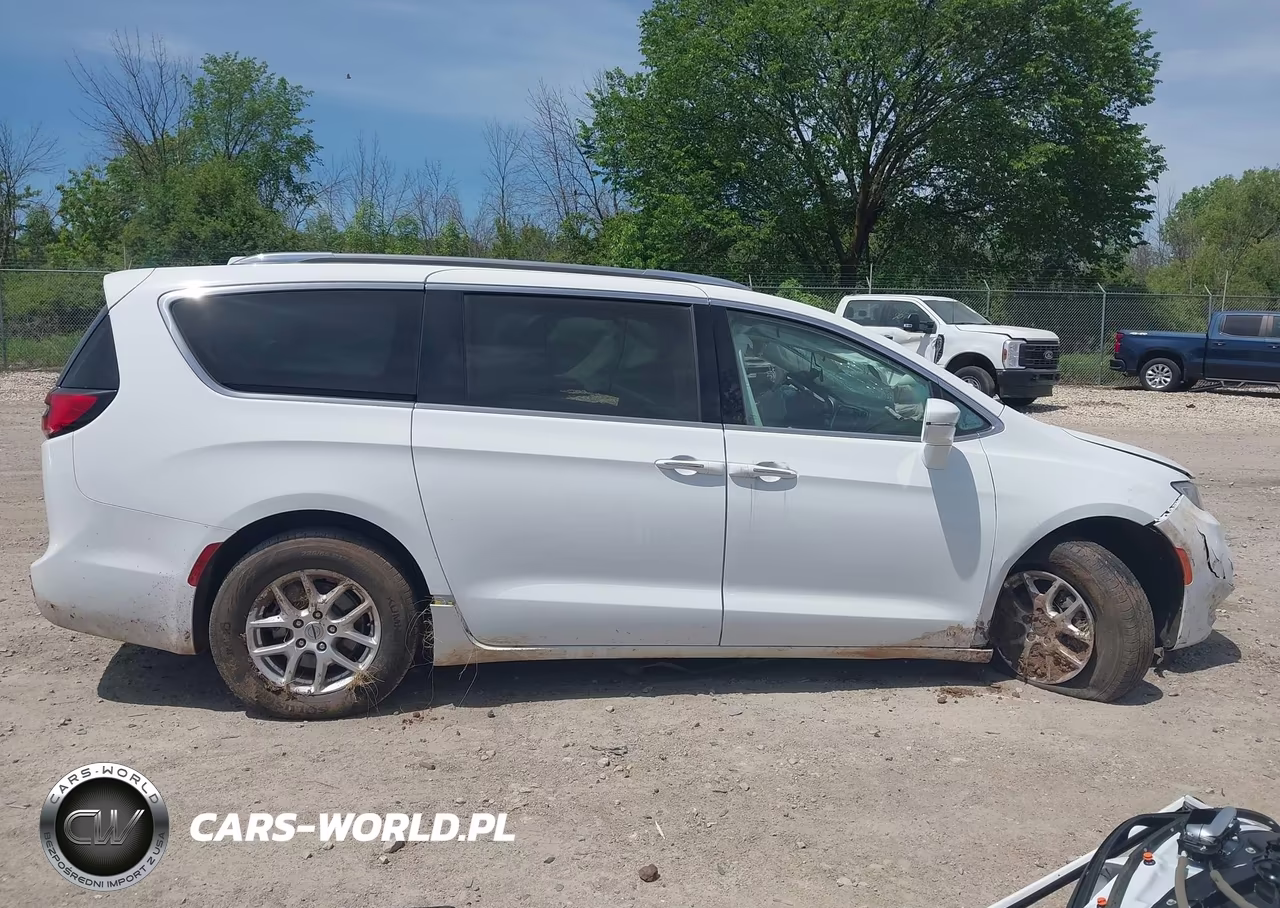 2021 Chrysler Pacifica Touring L VIN:2C4RC1BG6MR598234 - 14