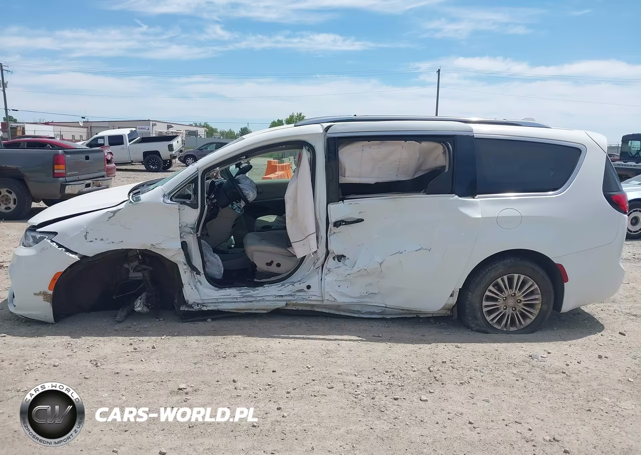 2021 Chrysler Pacifica Touring L VIN:2C4RC1BG6MR598234 - 15