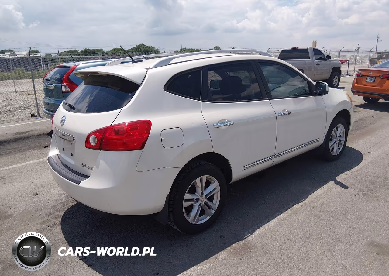 2013 Nissan Rogue Sv VIN:JN8AS5MV8DW111680 - 4