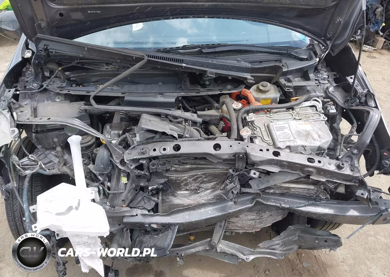 2018 Toyota Prius C Two VIN:JTDKDTB36J1600748 - 10
