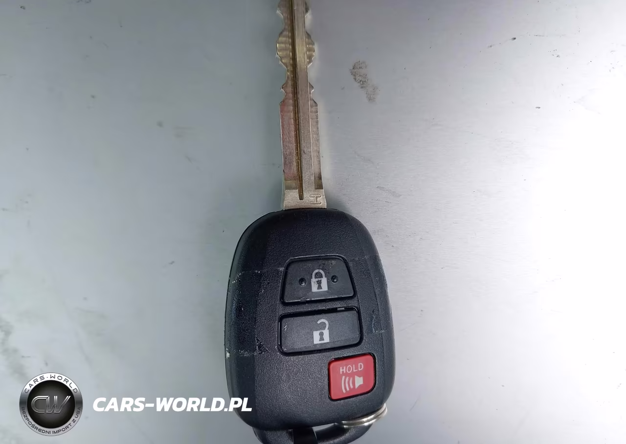 2018 Toyota Prius C Two VIN:JTDKDTB36J1600748 - 11