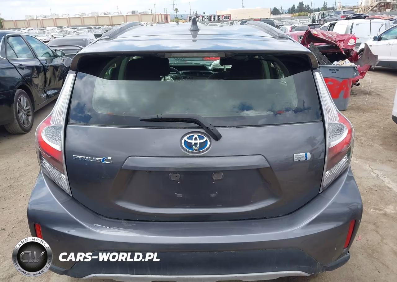 2018 Toyota Prius C Two VIN:JTDKDTB36J1600748 - 16