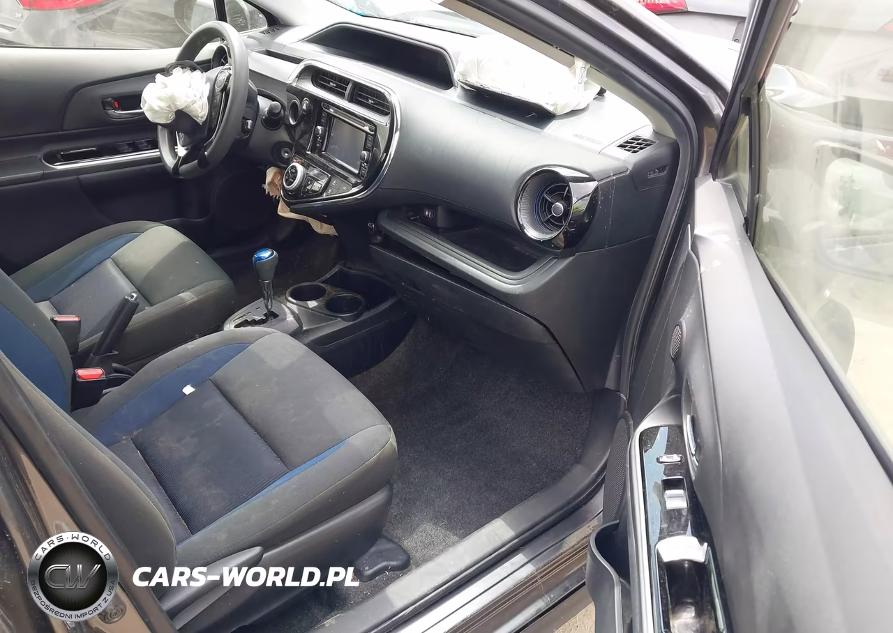 2018 Toyota Prius C Two VIN:JTDKDTB36J1600748 - 5