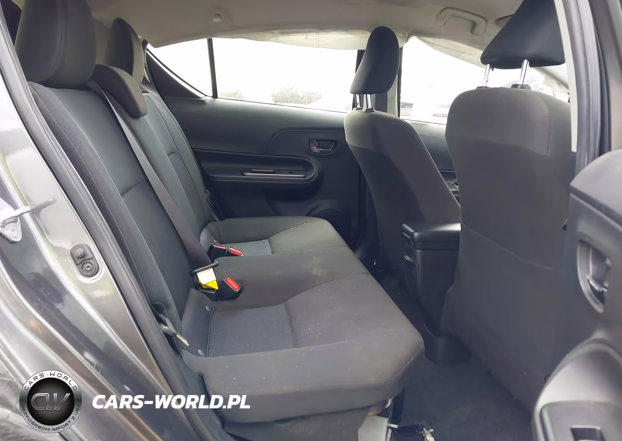 2018 Toyota Prius C Two VIN:JTDKDTB36J1600748 - 8