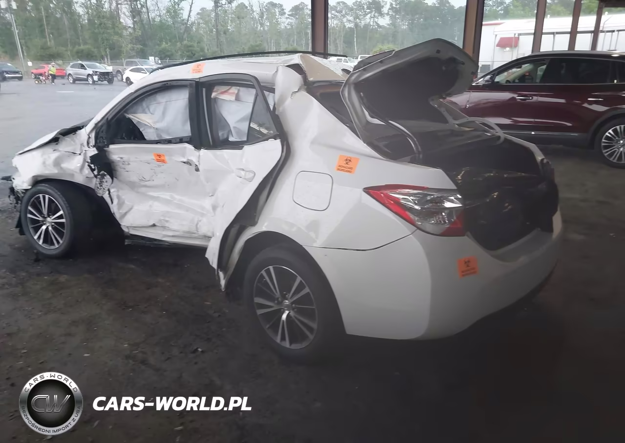2017 Toyota Corolla Le VIN:2T1BURHE2HC784734 - 3