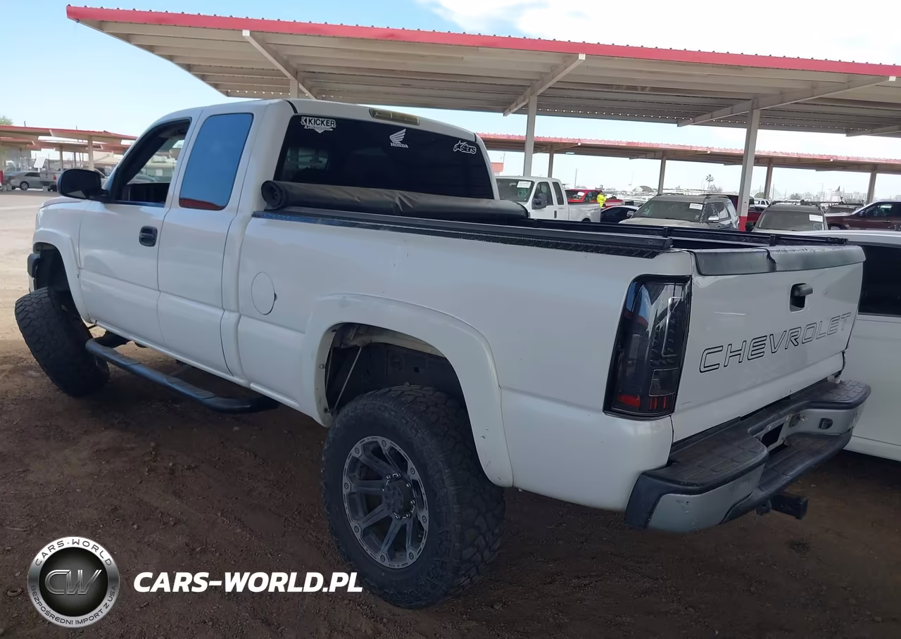 2007 Chevrolet Silverado 2500Hd Classic Work Truck VIN:1GCHC29U47E155840 - 3