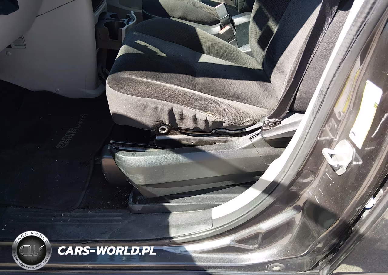 2018 Dodge Grand Caravan Se VIN:2C4RDGBG5JR309923 - 6