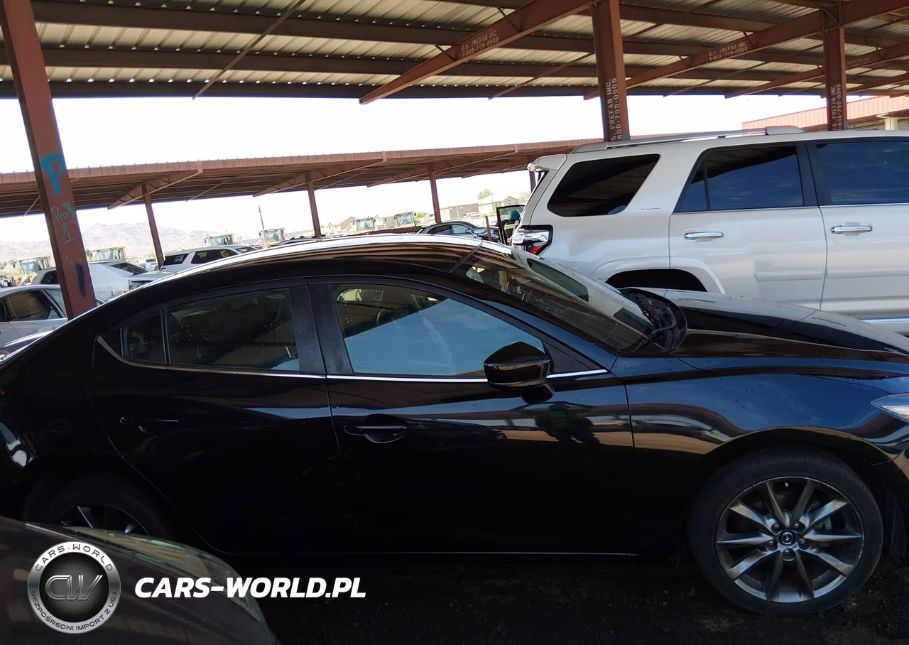 2018 Mazda Mazda3 Touring VIN:3MZBN1V39JM253185 - 13