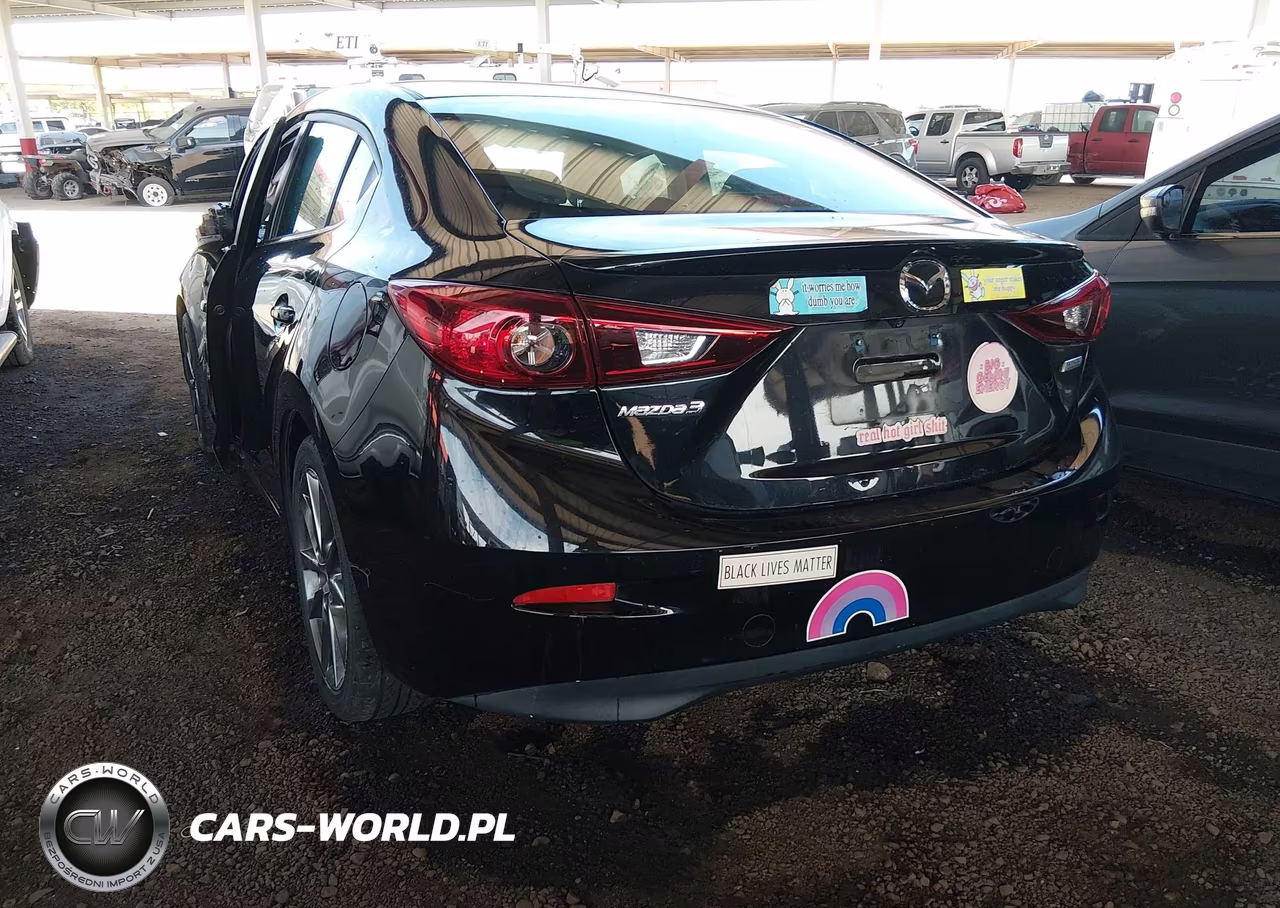2018 Mazda Mazda3 Touring VIN:3MZBN1V39JM253185 - 3