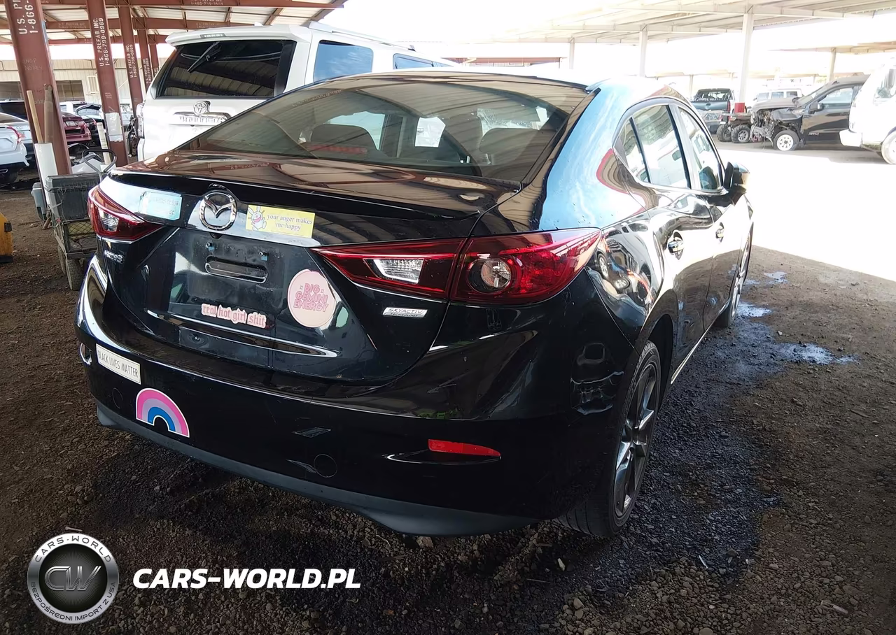 2018 Mazda Mazda3 Touring VIN:3MZBN1V39JM253185 - 4