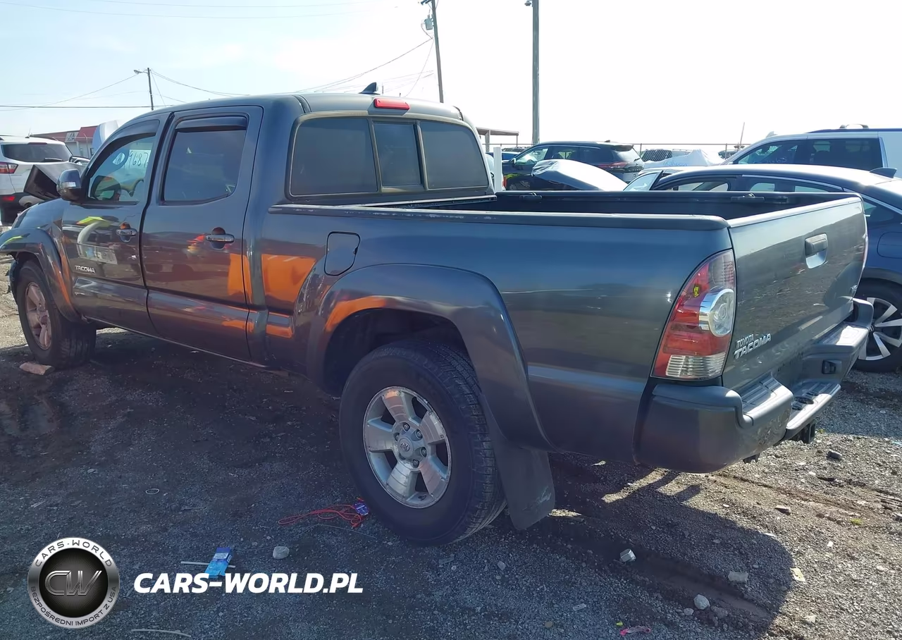 2013 Toyota Tacoma Base V6 VIN:5TFMU4FN9DX018641 - 3