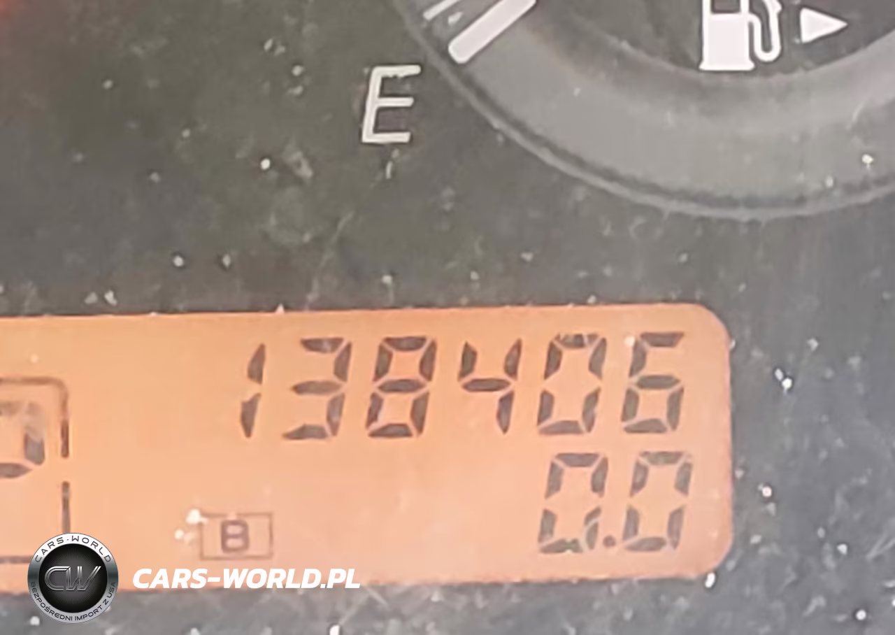 2010 Nissan Versa 1.8S VIN:3N1BC1CP2AL396079 - 15