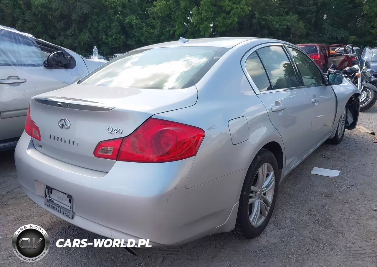2015 Infiniti Q40 VIN:JN1CV6AR6FM651491 - 4