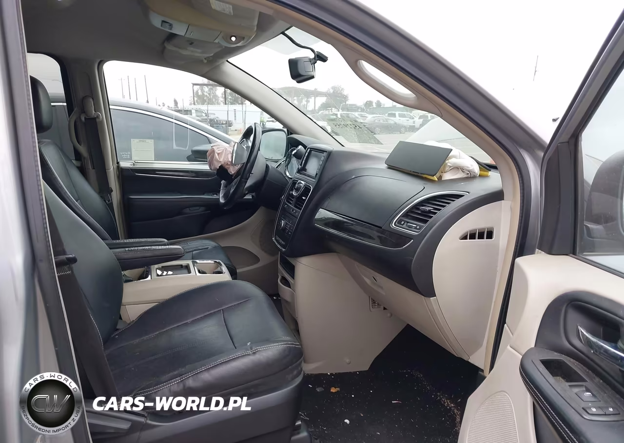 2013 Chrysler Town & Country Touring VIN:2C4RC1BG9DR743802 - 5