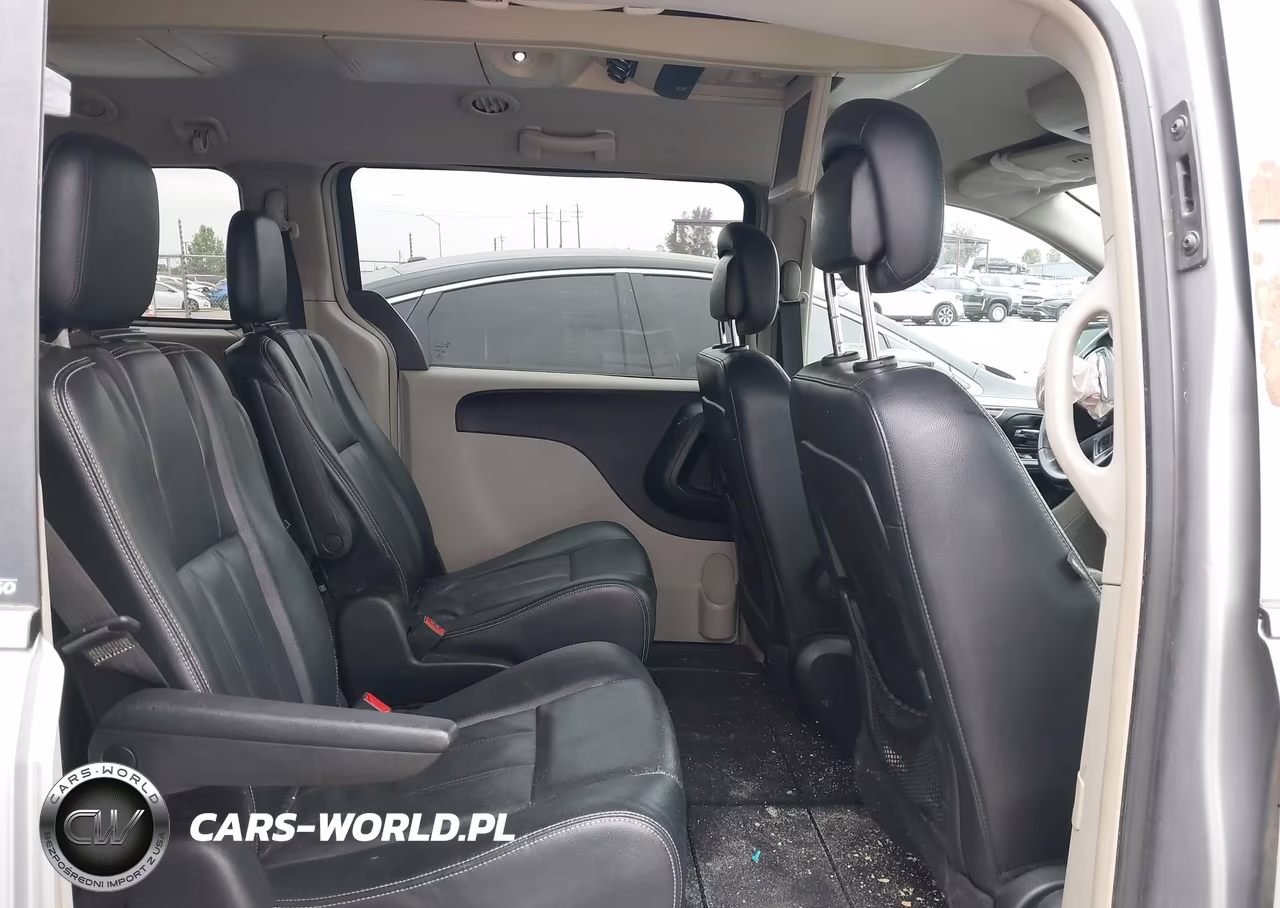 2013 Chrysler Town & Country Touring VIN:2C4RC1BG9DR743802 - 8