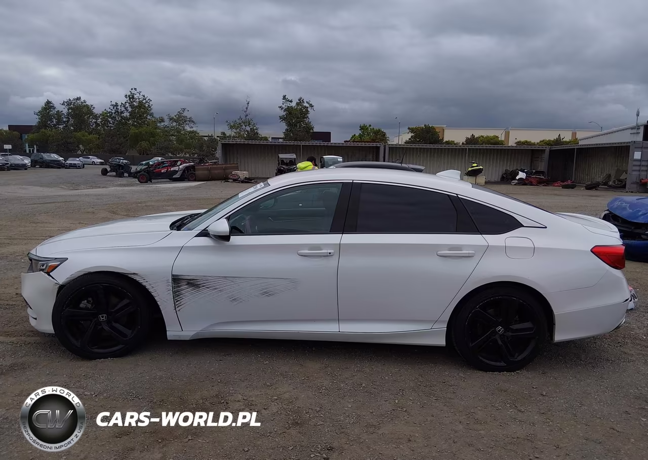 2018 Honda Accord Sport VIN:1HGCV1F39JA227156 - 14