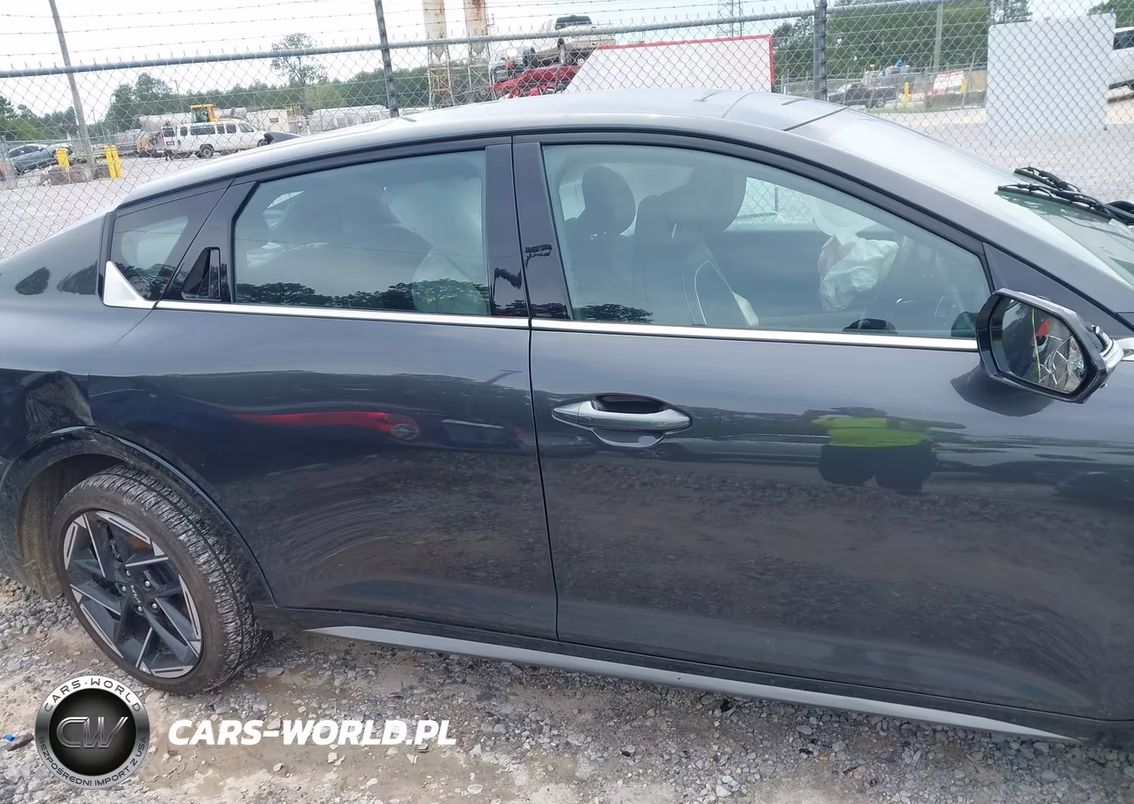 2025 Kia K4 Gt-Line VIN:3KPFW4DE9SE236498 - 13
