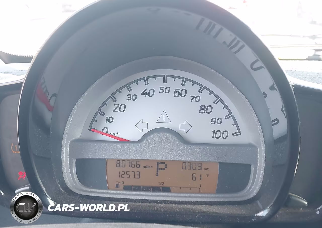 2010 Smart Fortwo Passion-Pure VIN:WMEEJ3BA8AK418484 - 7