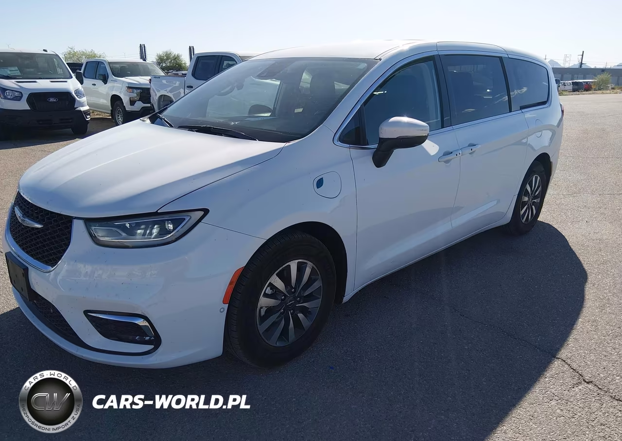 2023 Chrysler Pacifica Hybrid Touring L VIN:2C4RC1L75PR572761 - 2