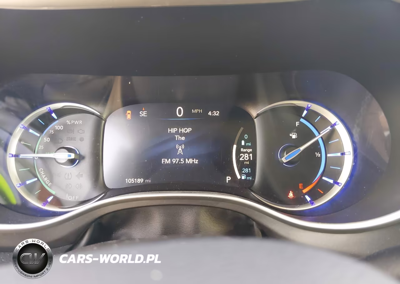 2023 Chrysler Pacifica Hybrid Touring L VIN:2C4RC1L75PR572761 - 7
