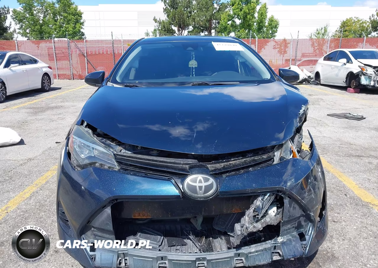 2018 Toyota Corolla Le VIN:5YFBURHE6JP808667 - 13