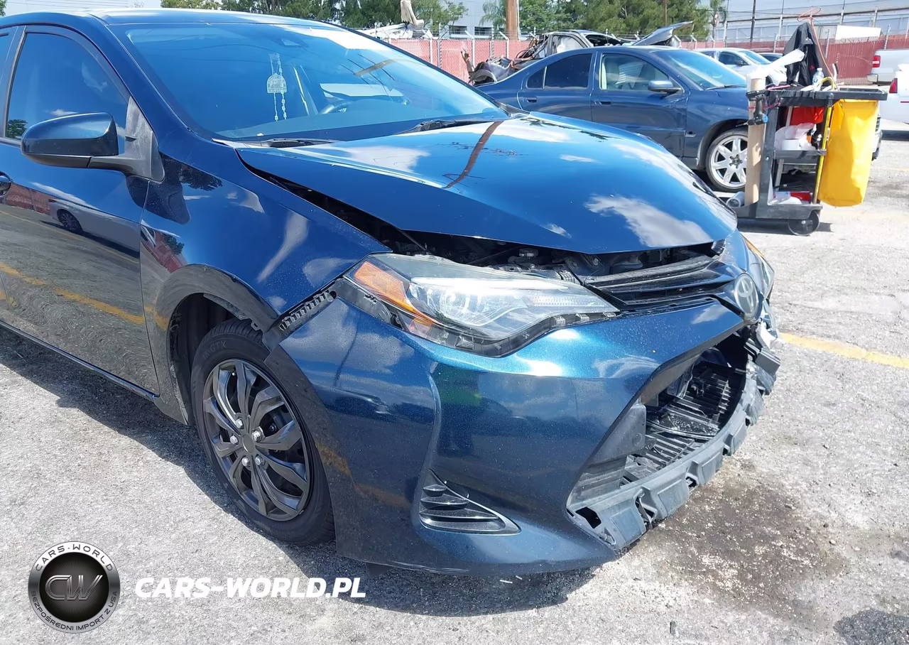 2018 Toyota Corolla Le VIN:5YFBURHE6JP808667 - 19