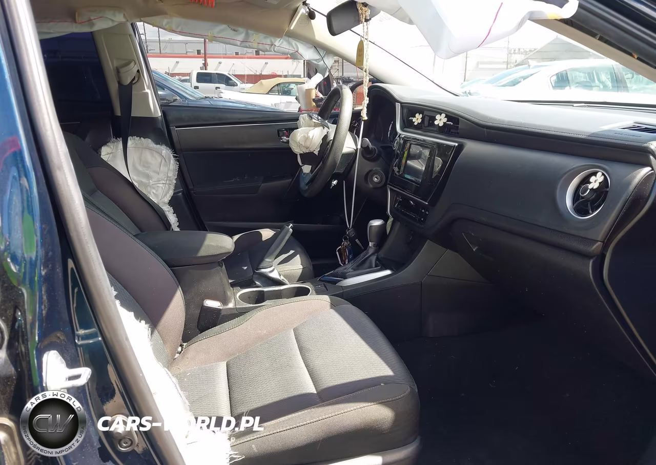2018 Toyota Corolla Le VIN:5YFBURHE6JP808667 - 5