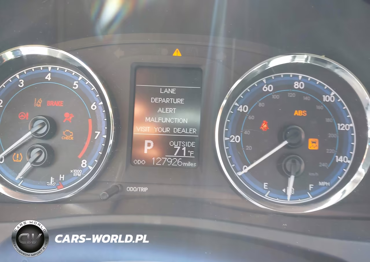 2018 Toyota Corolla Le VIN:5YFBURHE6JP808667 - 7