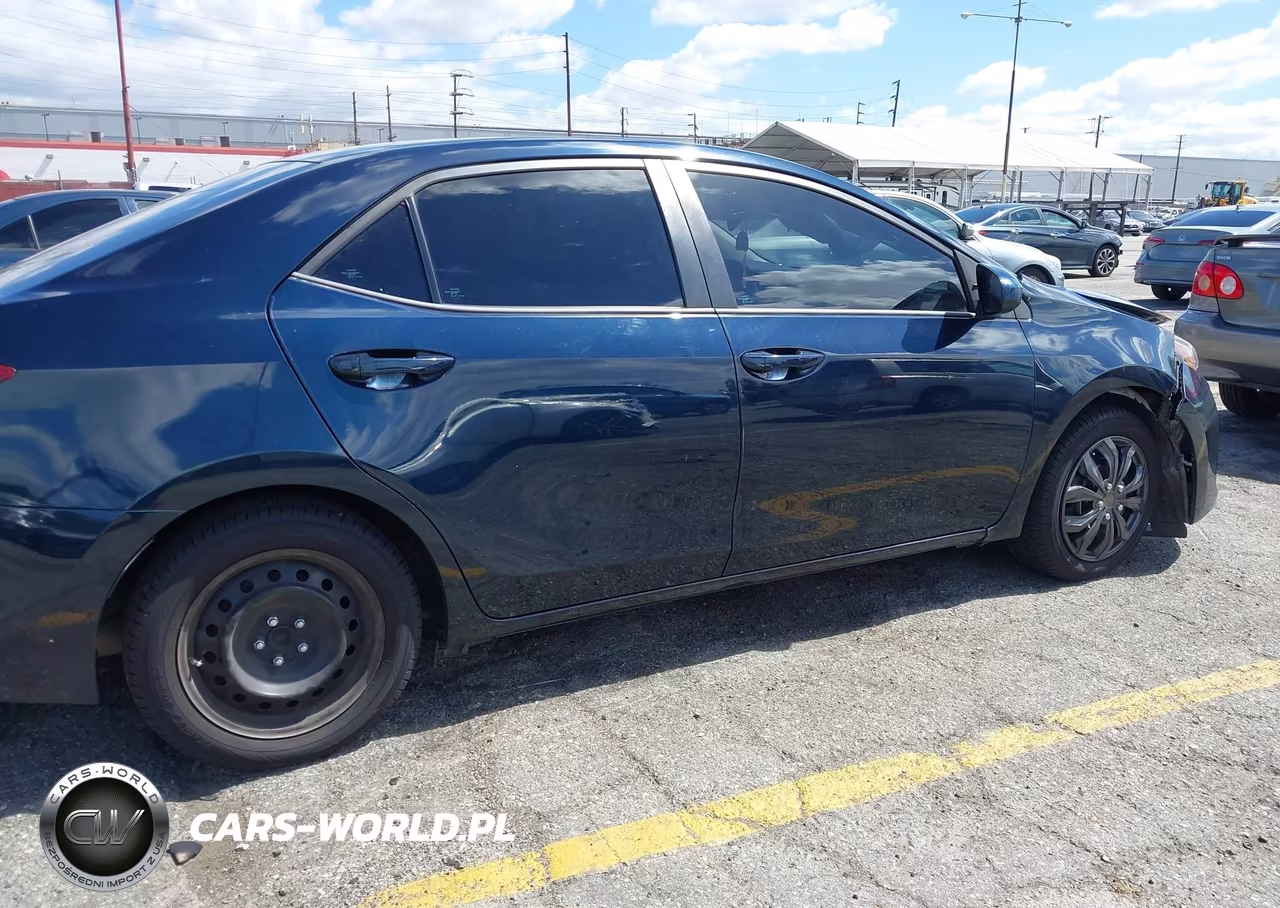 2018 Toyota Corolla Le VIN:5YFBURHE6JP808667 - 8