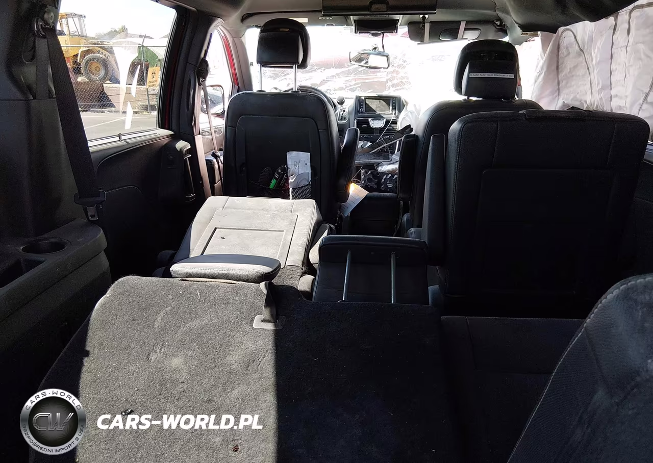 2014 Chrysler Town & Country S VIN:2C4RC1HG3ER304278 - 8