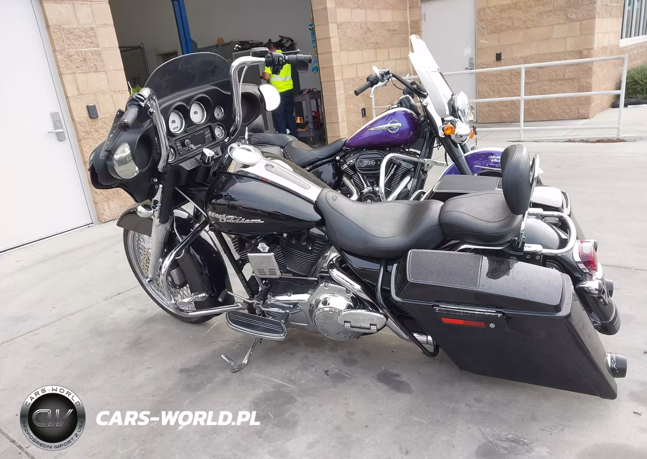 2008 Harley-Davidson Flhx VIN:1HD1KB4128Y701941 - 13