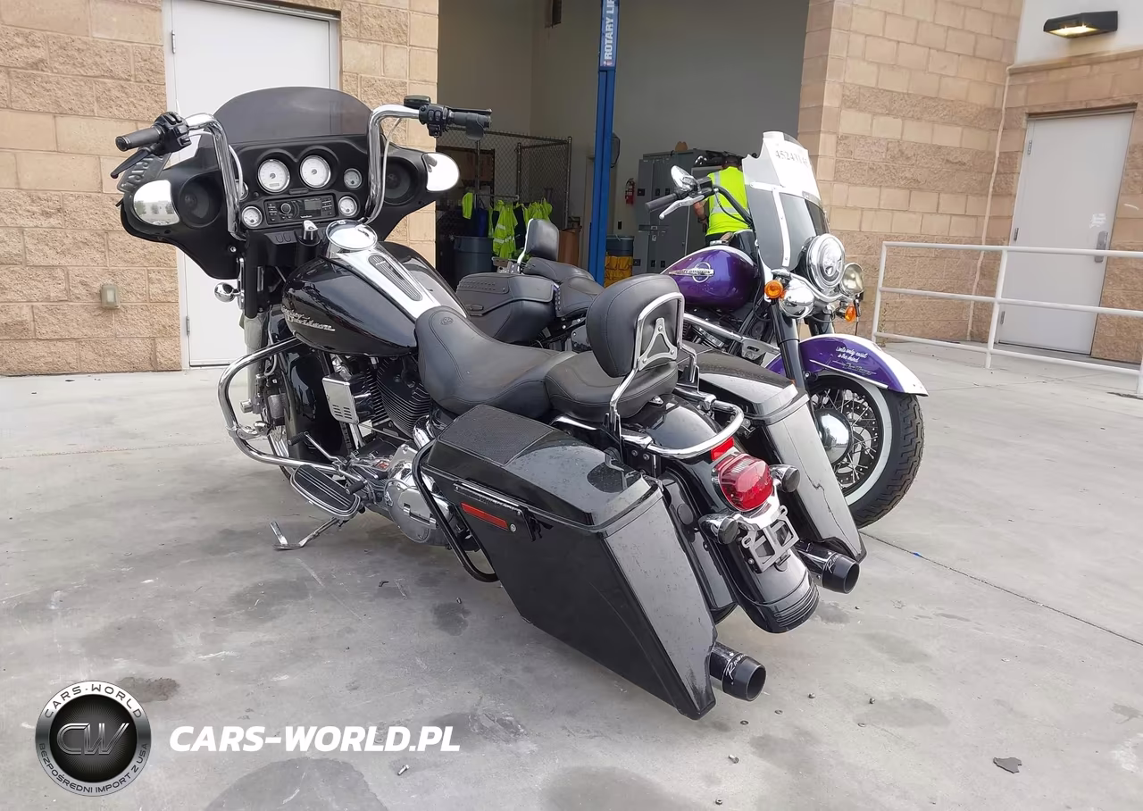 2008 Harley-Davidson Flhx VIN:1HD1KB4128Y701941 - 3