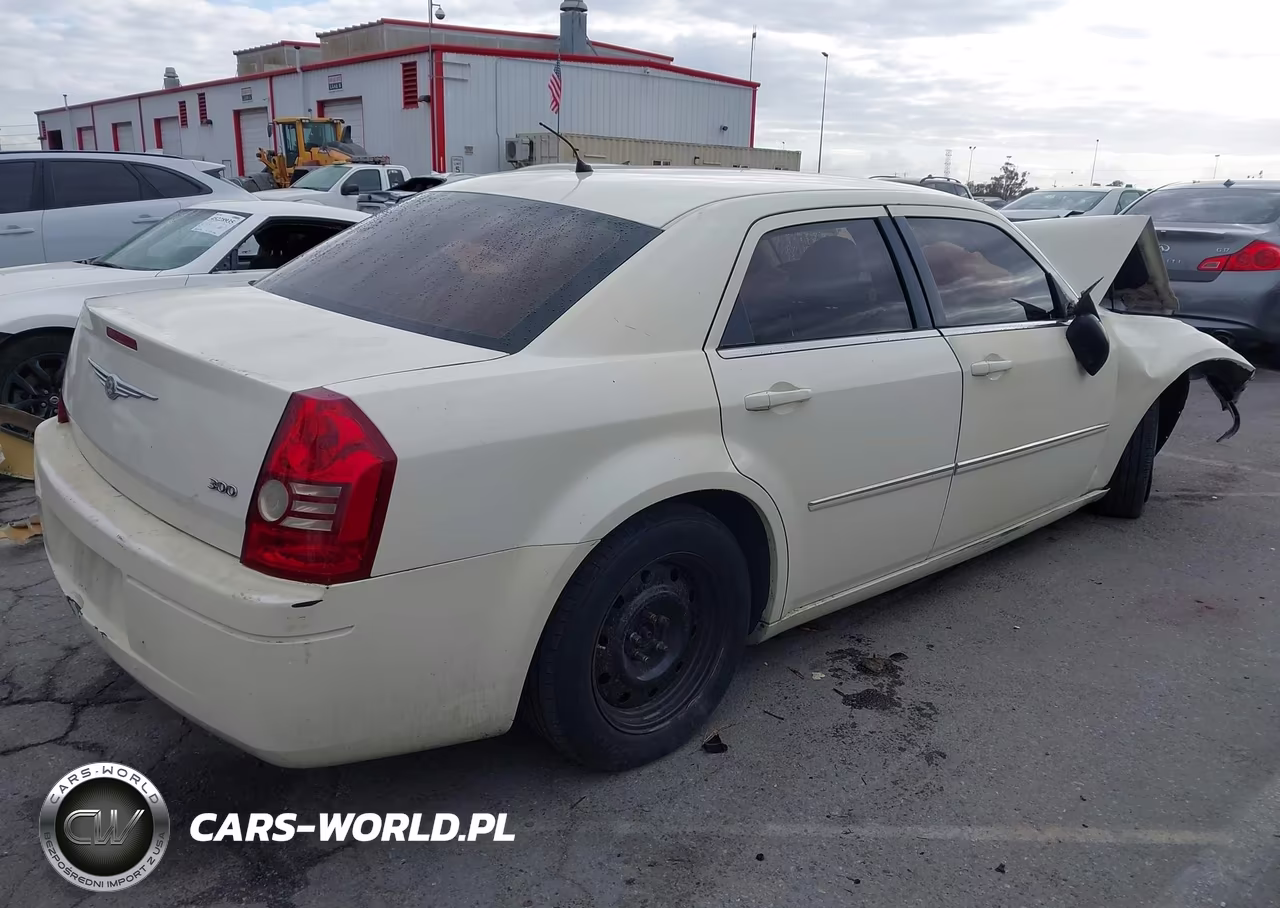 2008 Chrysler 300 Lx VIN:2C3KA43R88H253621 - 4