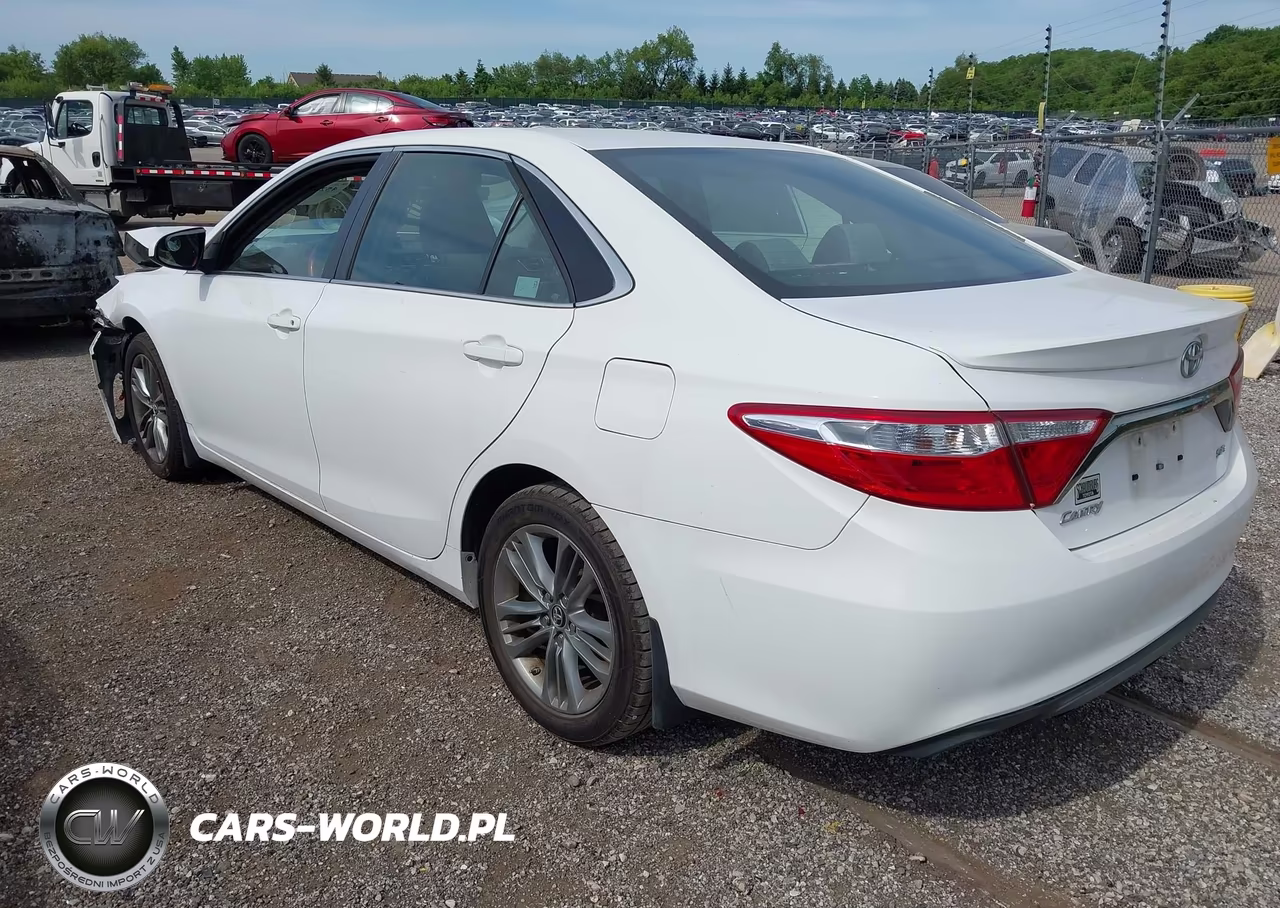 2015 Toyota Camry Se VIN:4T1BF1FK1FU014900 - 3