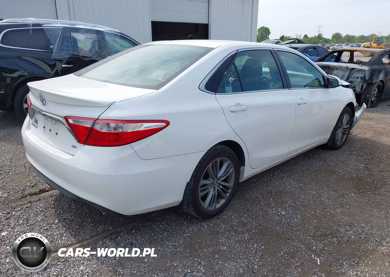 2015 Toyota Camry Se VIN:4T1BF1FK1FU014900 - 4