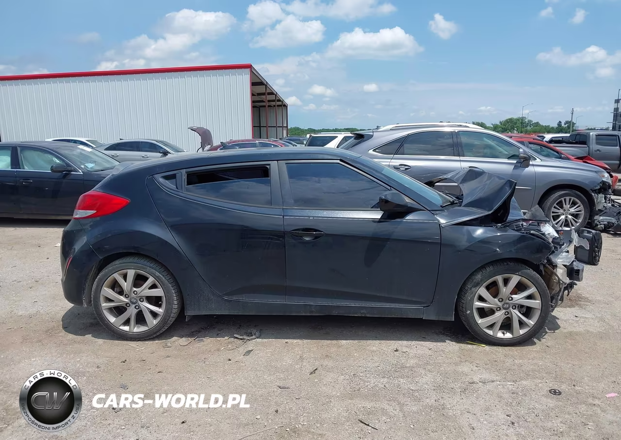 2016 Hyundai Veloster VIN:KMHTC6AD3GU256821 - 13