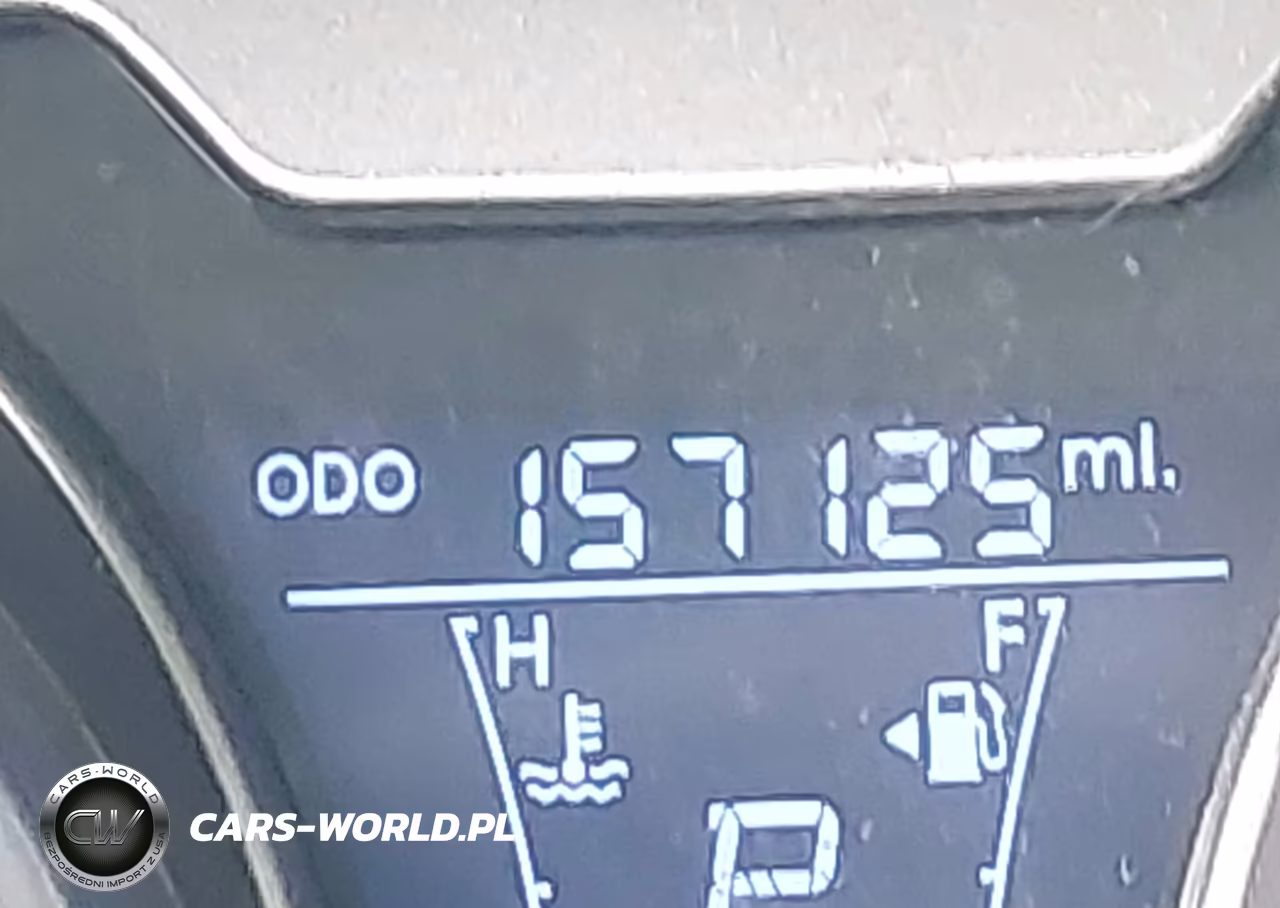 2016 Hyundai Veloster VIN:KMHTC6AD3GU256821 - 15