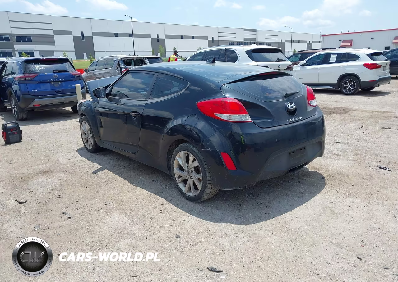 2016 Hyundai Veloster VIN:KMHTC6AD3GU256821 - 3