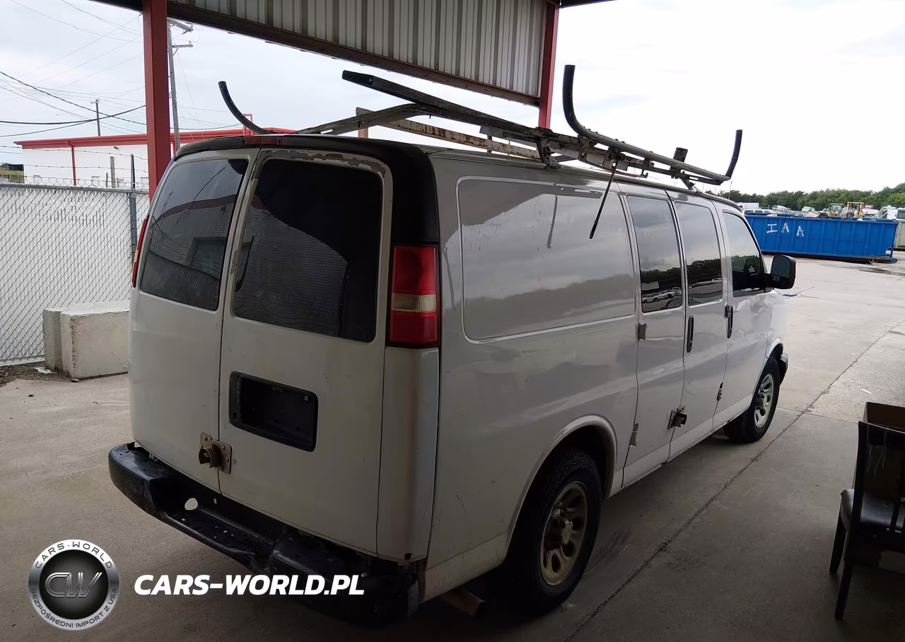 2009 Chevrolet Express 1500 Work Van VIN:1GCFG15X191142141 - 4