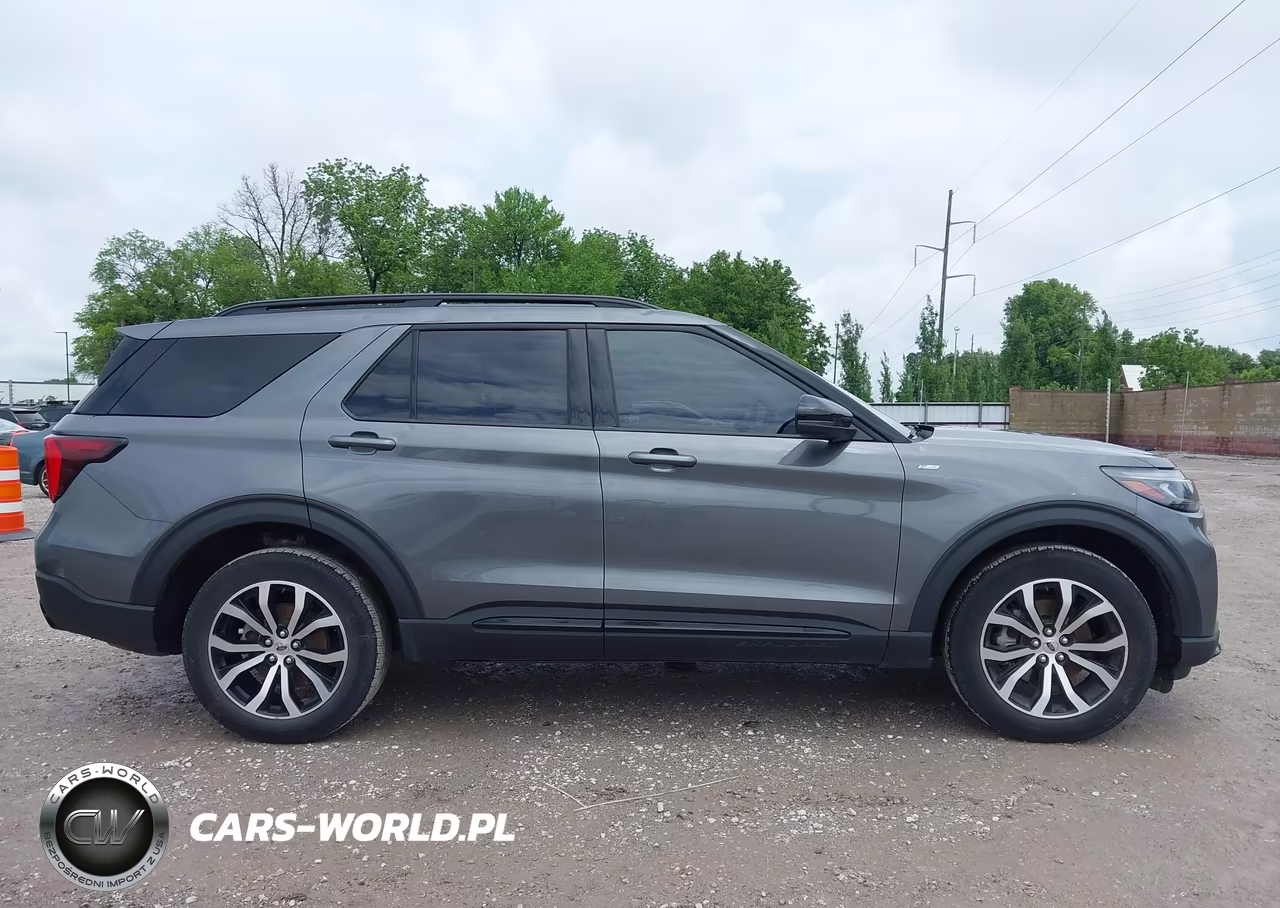 2025 Ford Explorer St-Line VIN:1FMUK8KHXSGB50538 - 13