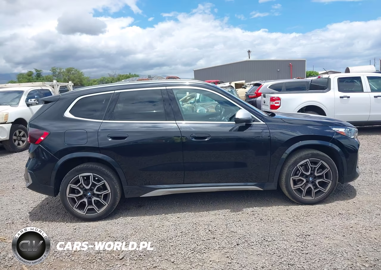 2023 BMW X1 xDrive28I VIN:WBX73EF09P5X62141 - 13