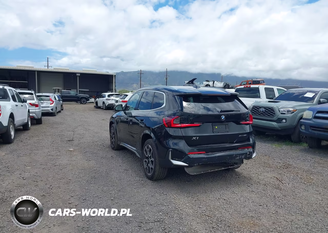 2023 BMW X1 xDrive28I VIN:WBX73EF09P5X62141 - 3