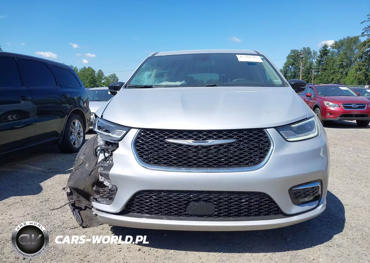 2024 Chrysler Pacifica Touring L VIN:2C4RC1BG4RR132972 - 13
