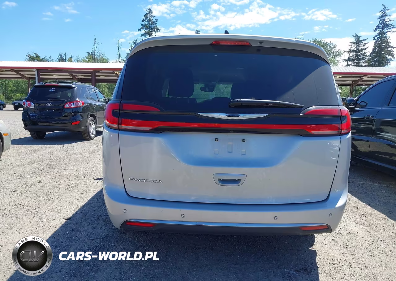 2024 Chrysler Pacifica Touring L VIN:2C4RC1BG4RR132972 - 17